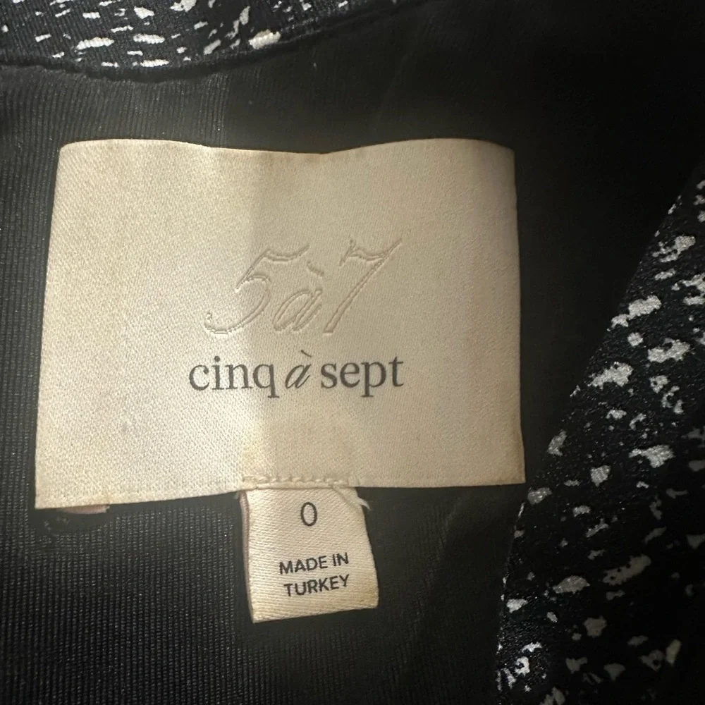 cinq a sept black/white sleeveless cutout fit and flare cocktail dress Size 0